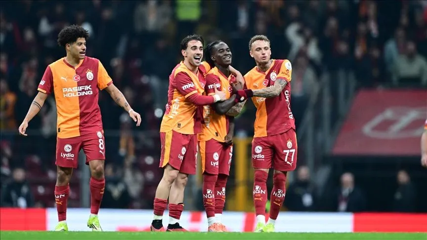 Galatasaray, zirvede puan farkını 7'ye çıkardı