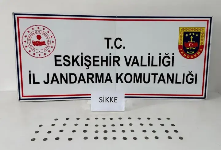 Eskişehir'de tarihi eser niteliğinde 55 sikke ele geçirildi