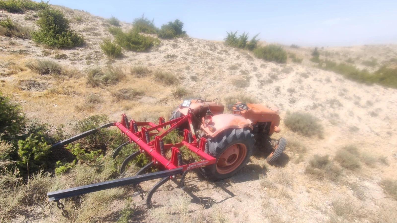 Ankara'da traktör devrildi: 1 ölü