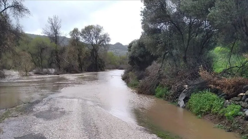 Çanakkale ve Edirne'de sağanak hayatı olumsuz etkiledi