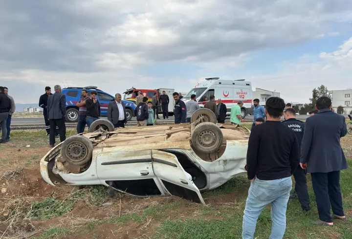Mardin’de takla atan otomobil ters döndü: 4 yaralı