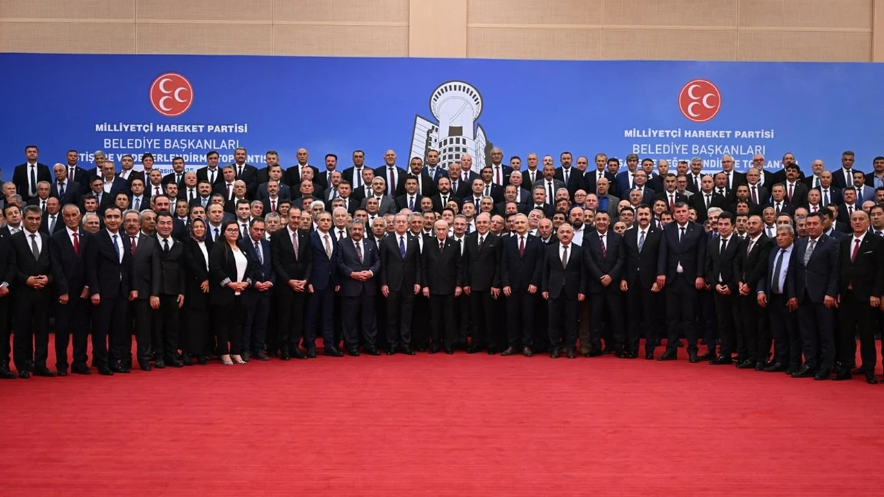 Bahçeli, MHP'li belediye başkanlarıyla yemekte bir araya geldi