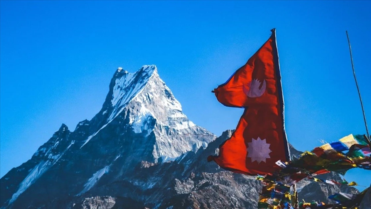 Himalayalar'daki 97 zirve iki yıl boyunca ücretsiz tırmanışa açıldı