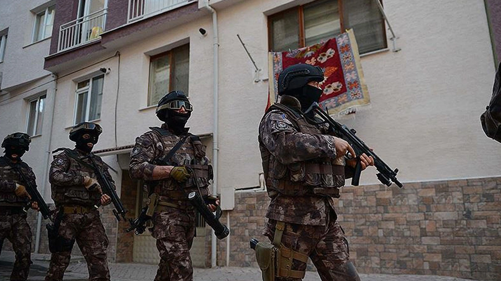 DEAŞ'a sabah saatlerinde bir operasyon daha! 17 gözaltı kararı
