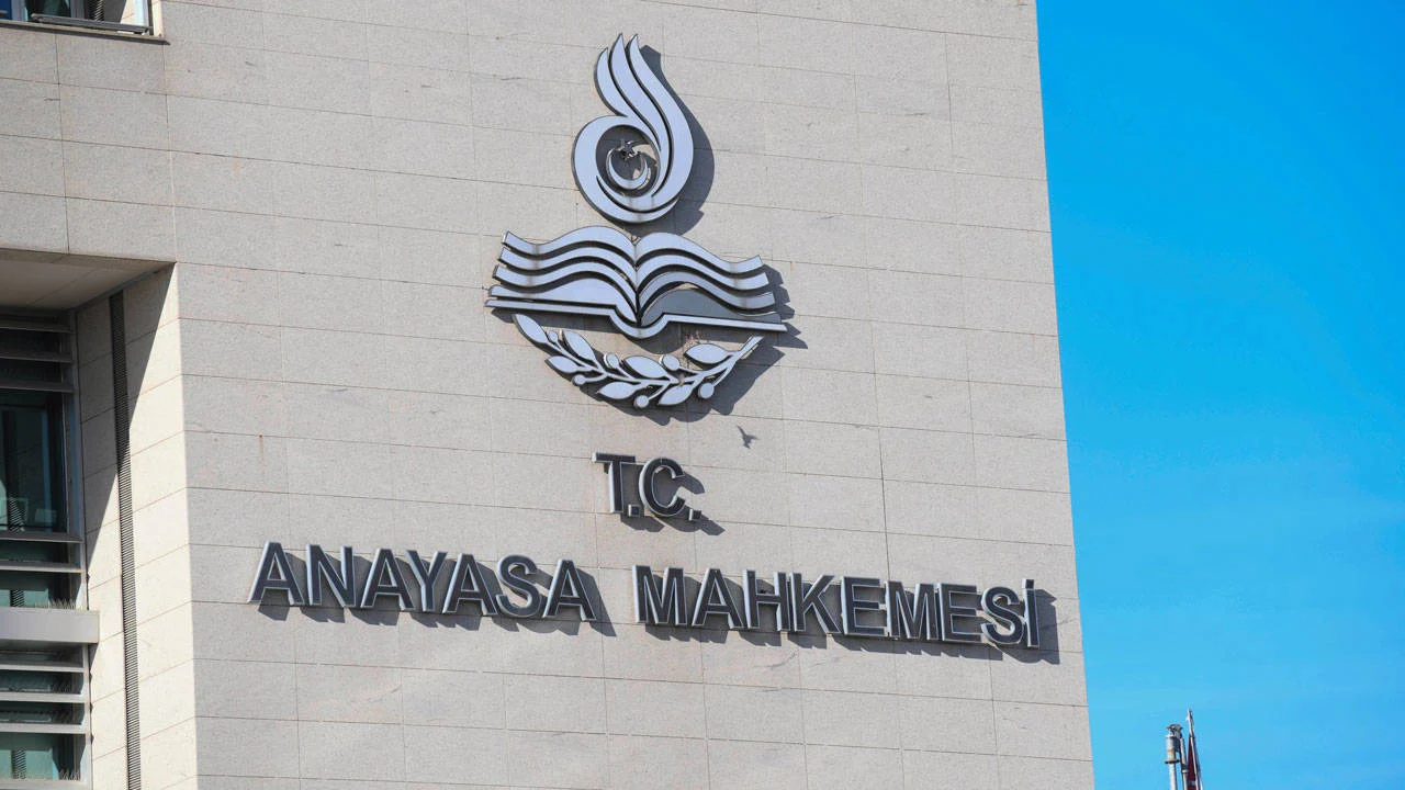 Aym'den 15 Siyasi Partinin Yöneticileri Hakkında Suç Duyurusu