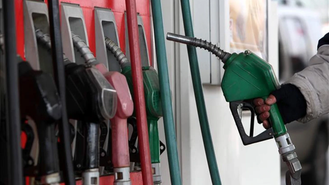 Akaryakıtta yön aşağı: Benzine 1 lira indirim geliyor