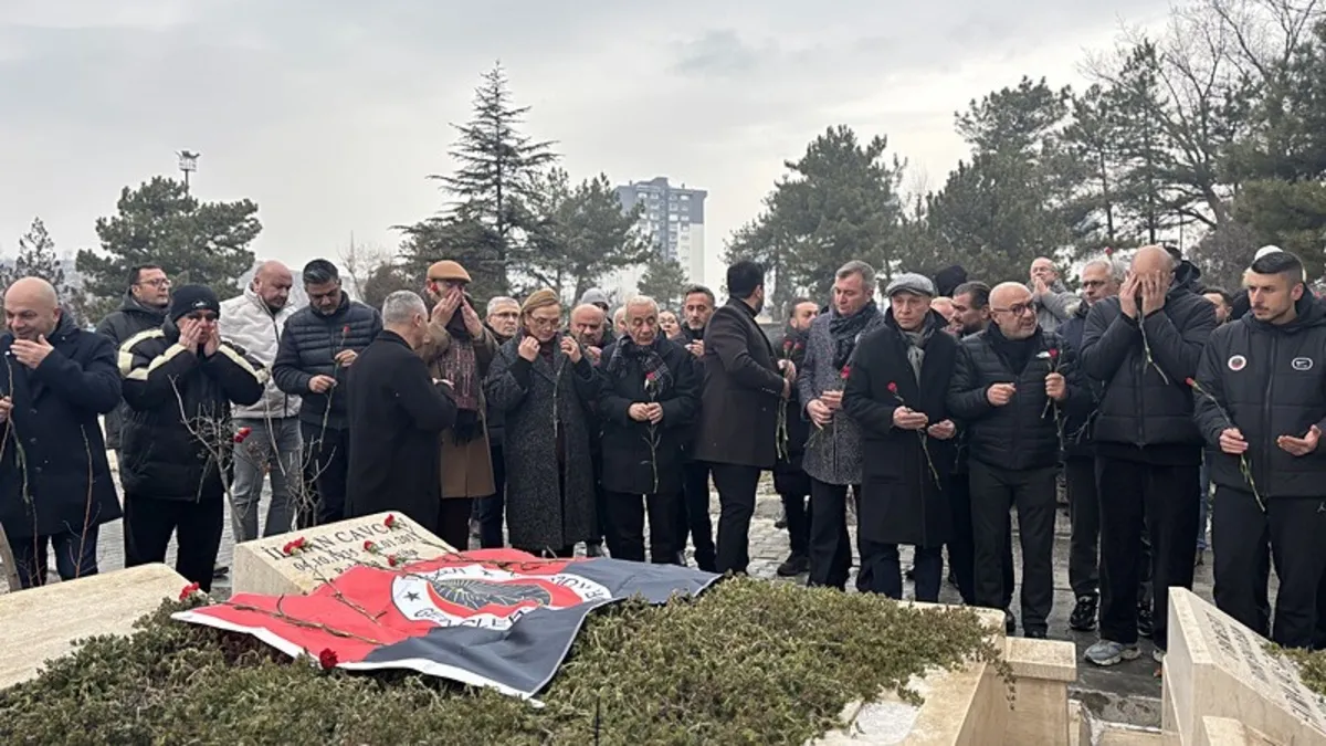İlhan Cavcav vefatının 9. yıl dönümünde kabri başında anıldı