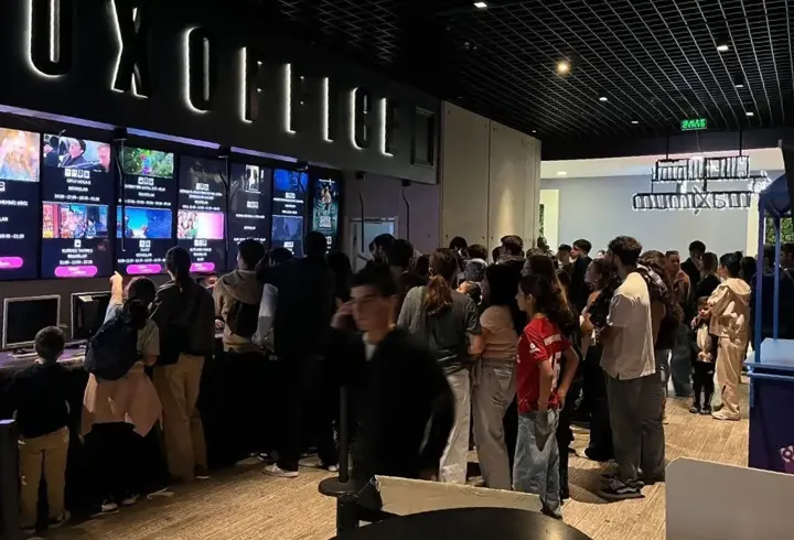 Sinemada eylül rekoru! 780 bin seyirci tek hafta sonunda salonları doldurdu