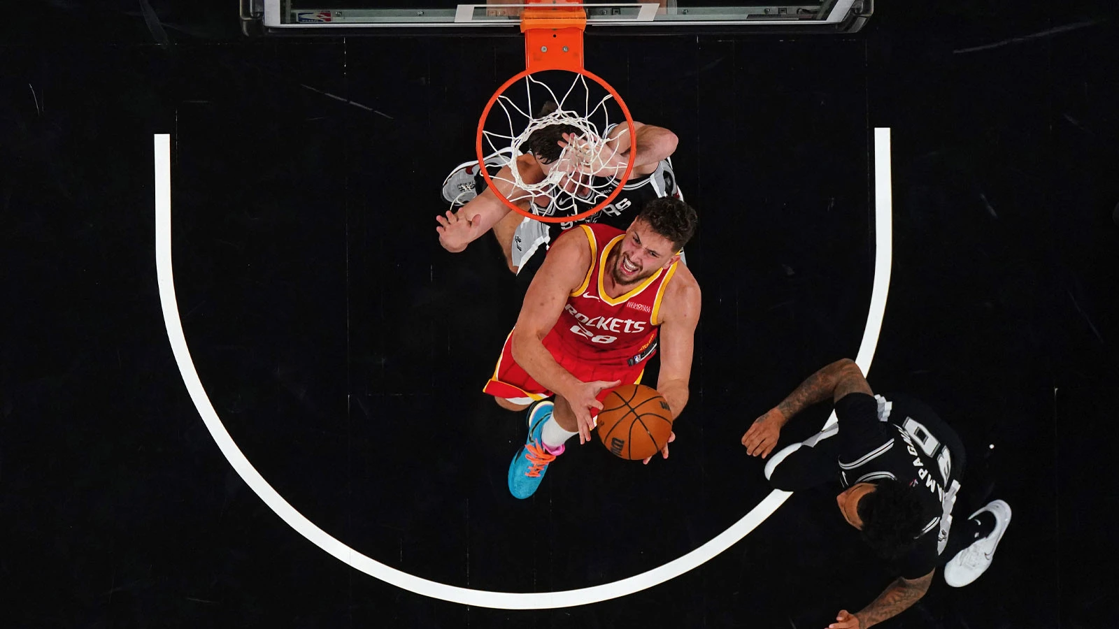 NBA'de Alperen Şengün İle Wembanyama Karşılaştı! Rockets, Spurs’ü Deplasmanda Yendi
