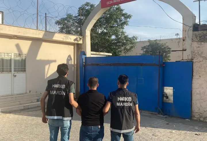 Mardin'de uyuşturucu satıcılarına yönelik operasyonda 2 zanlı tutuklandı