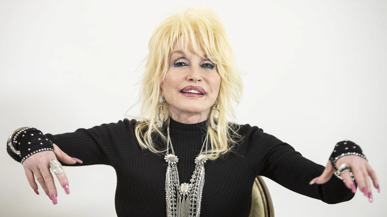 Dolly Parton'ın kardeşinin "Dua edin" paylaşımı panik yarattı
