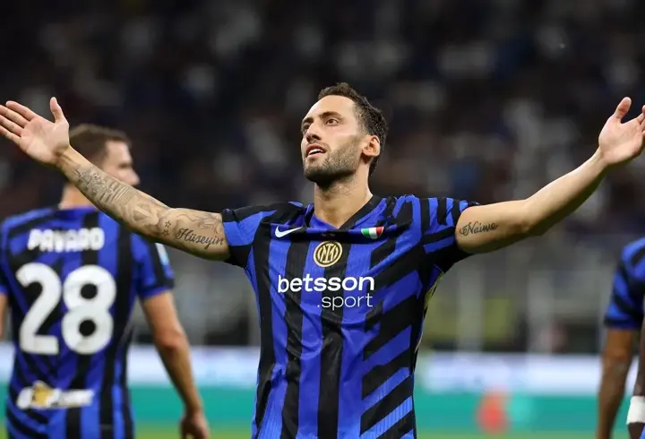Hakan Çalhanoğlu, Inter için İtalya'ya geri döndü: Burada olmaktan mutluyum