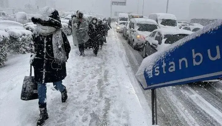 İstanbul'a Bu Kış Kar Yağacak Mı? 2026-2027 İstanbul'a Ne Zaman Kar Yağacak, Kar Yağışı İhtimali Düşüyor Mu? Bu Kış İstanbul'da Kar Yağacak Mı, Hava Durumunun Nasıl Seyretmesi Bekleniyor?