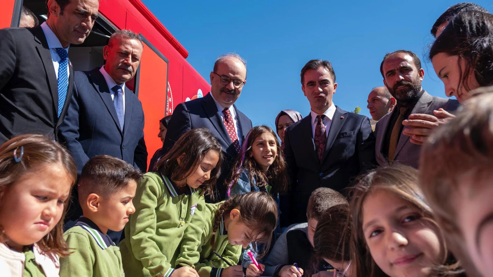 Bakan Ersoy: Hakkari'deki kütüphane, gençlerin uğrak yeri oldu