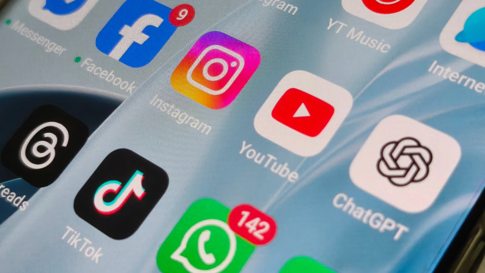 Youtube, Facebook, Instagram... KVKK, 6 sosyal medya platformu hakkında resen inceleme başlattı