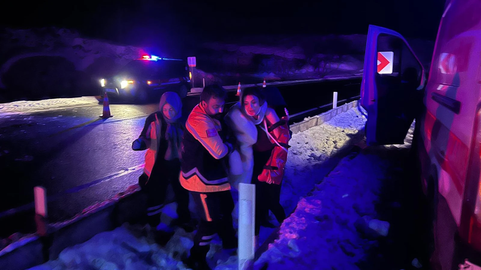 Nevşehir'de otomobil tarlaya uçtu: 4 yaralı