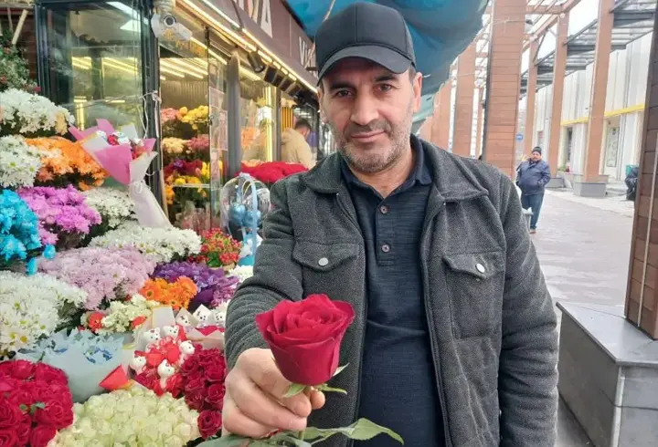 Kayseri'de çiçekçilerde 14 Şubat öncesi erken sipariş mesaisi
