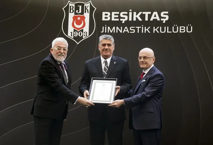 Beşiktaş Başkanı Serdal Adalı, mazbata töreninde konuştu: Gün istikrar günüdür