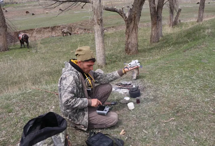 Yeni nesil çoban; dron ile sürüyü 30 saniyede topladı