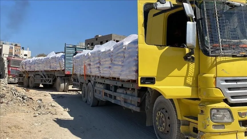İsrail, ateşkes sonrasında Gazze'ye geçecek 26 bin yardım tırını engelledi