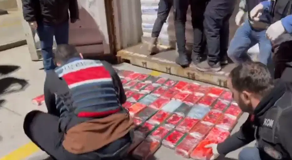 Bakan Gürlek açıkladı. 500 milyon liralık kokain ele geçirildi