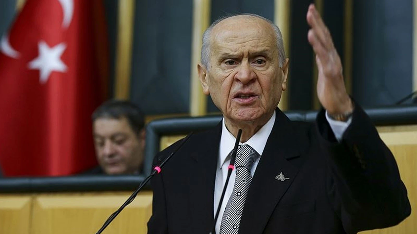 Bahçeli'den Özel'e uyarı: Yargıya saygı duy, partinde otur