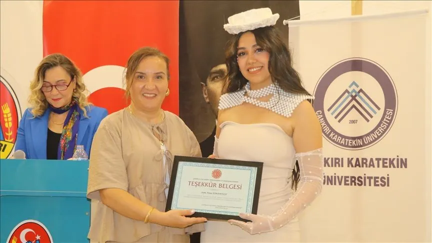 Çankırı'da ihtiyaç sahibi çocuklar özel kostümlerle doğum günü kutladı