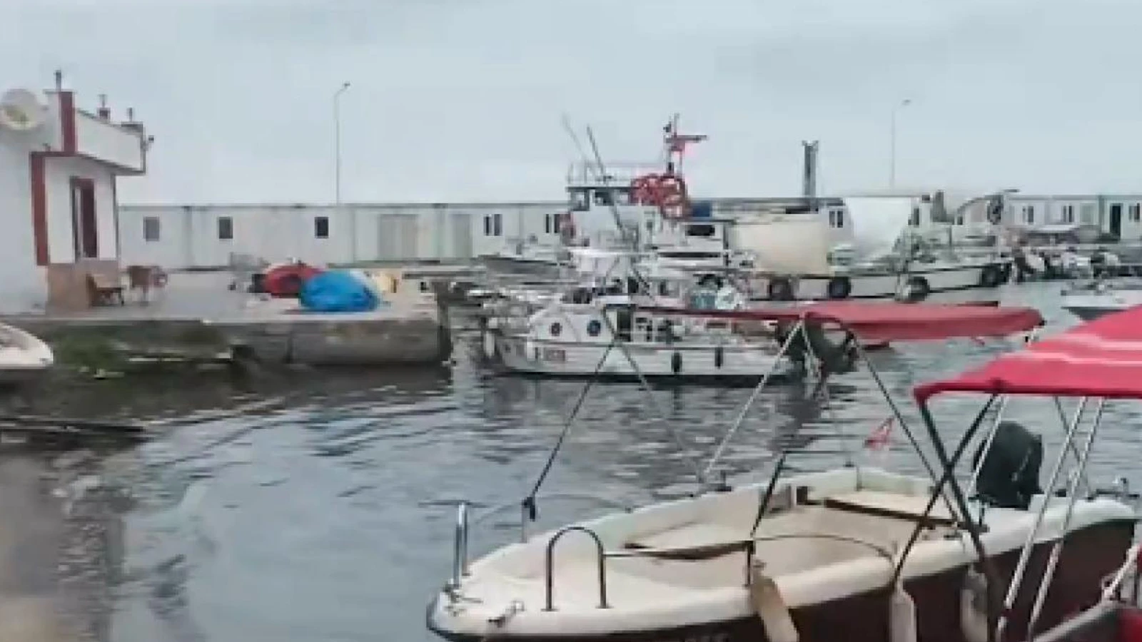 Yalova'da denizi kirleten 2 belediyeye 4 milyon lira ceza