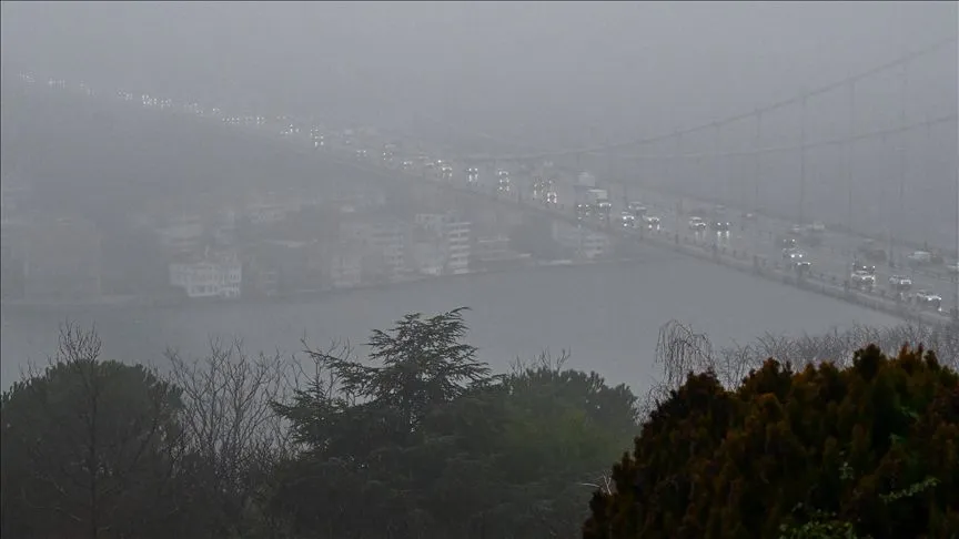 İstanbul'un bazı ilçelerinde sis etkili oluyor