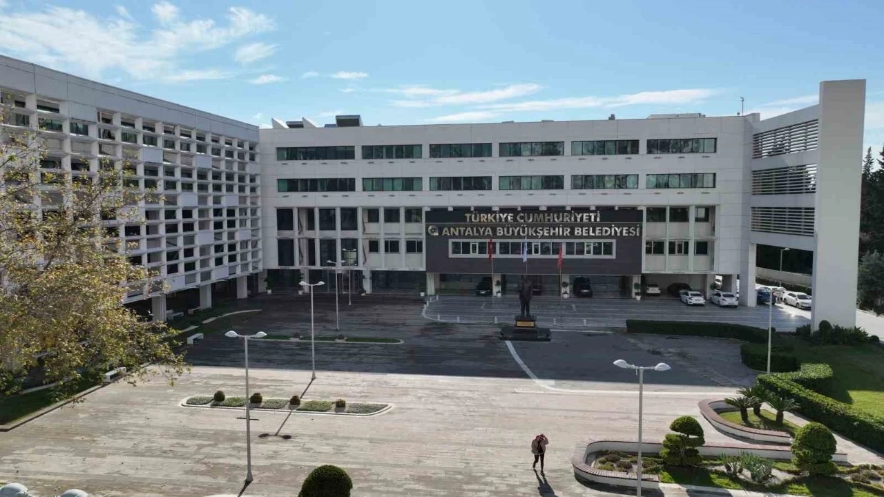 Antalya Büyükşehir Belediyesi’ne yeni rüşvet operasyonu