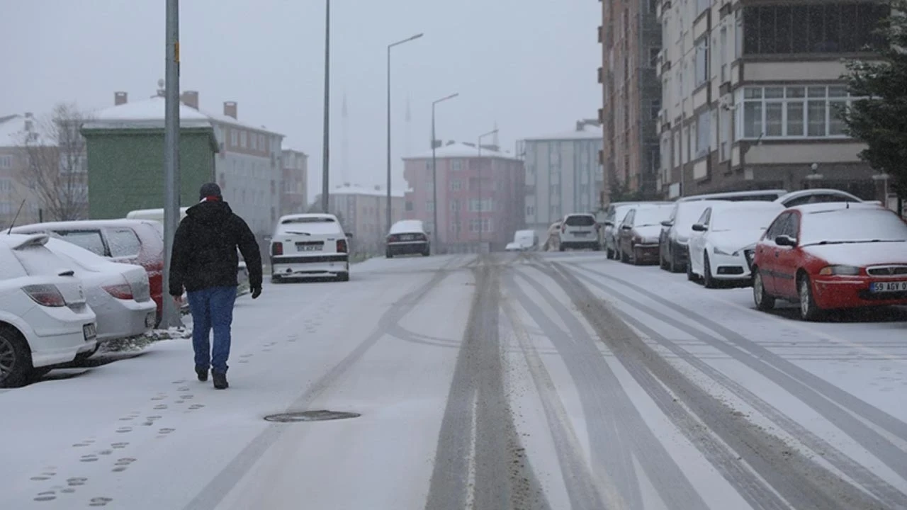 Tekirdağ'ın Malkara ve Saray ilçelerinde eğitime ara verildi