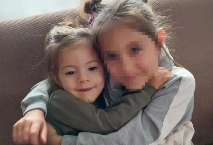 2 yaşındaki Eslem'e yürek yakan veda! Acılı baba cenazede ayakta durmakta güçlük çekti...