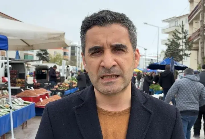 Ürünleri çöpe döken 2 pazarcının yer tahsisi iptal edildi