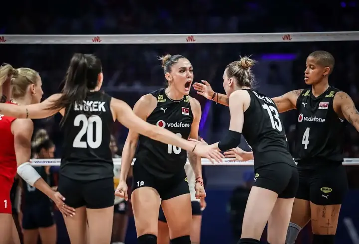 Filenin Sultanları, VNL Finalleri için Polonya'ya gitti