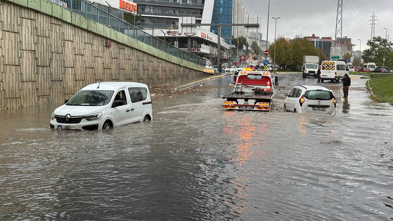 Meteoroloji Saat Verdi: İstanbul Ve 4 İl İçin Turuncu, 36 İl İçin Sarı Kodlu Uyarı