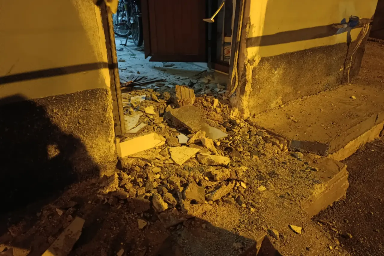 Adana'da Patlayıcı Atılan Evin Sahibi: Can Güvenliğimiz Yok