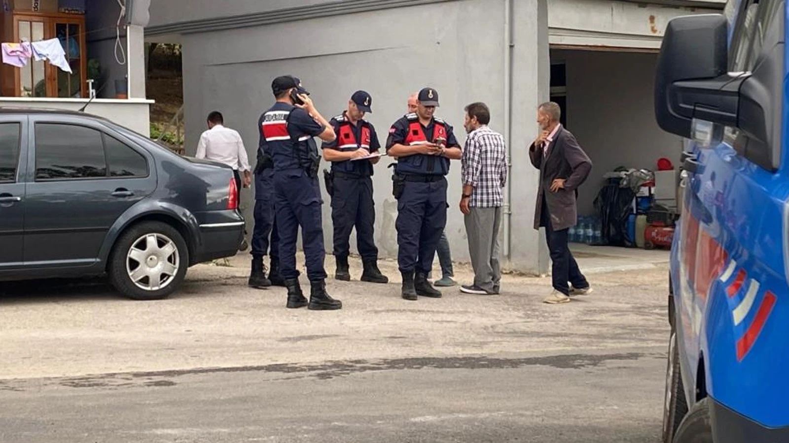 Kocaeli'de akılalmaz olay: Yaralı halde gittiği evde 4 kişiyi yaraladı