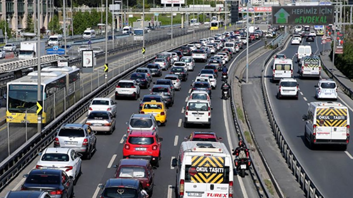 Trafikte bunu yapan yandı! Ehliyetine 60 gün el konulacak