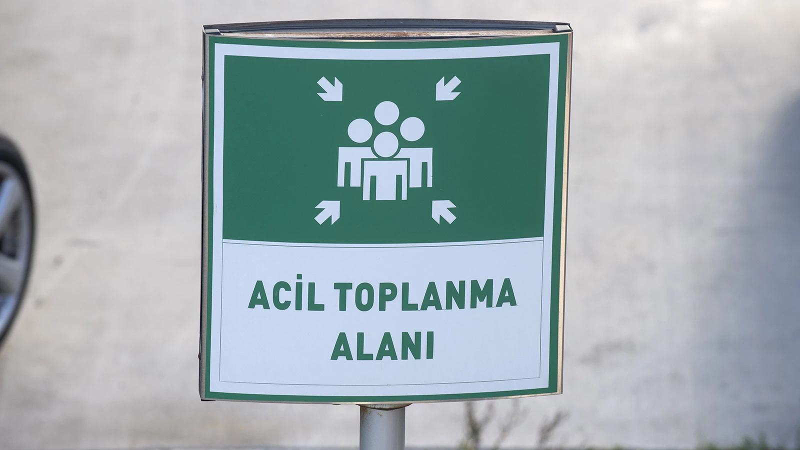 Uzmanlardan deprem sonrası uyarı: Riskli binalara girmeyin