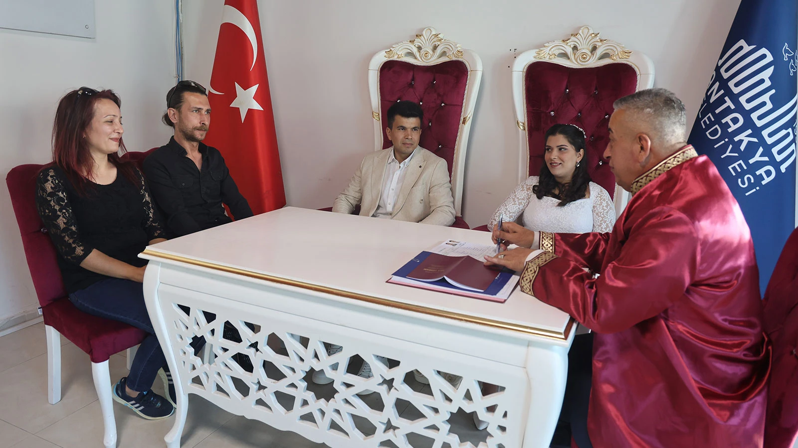 Evlenmek için '05.05.2025' tarihini seçtiler, nikah daireleri doldu taştı