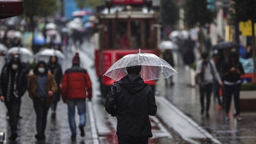 İstanbul için kritik saat belli oldu: Yarın akşam şiddetli sağanak bastıracak