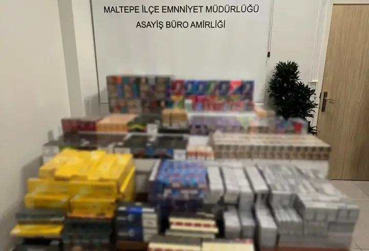 Maltepe’de 2 eve düzenlenen operasyonda çok sayıda kaçak ürün ele geçirildi