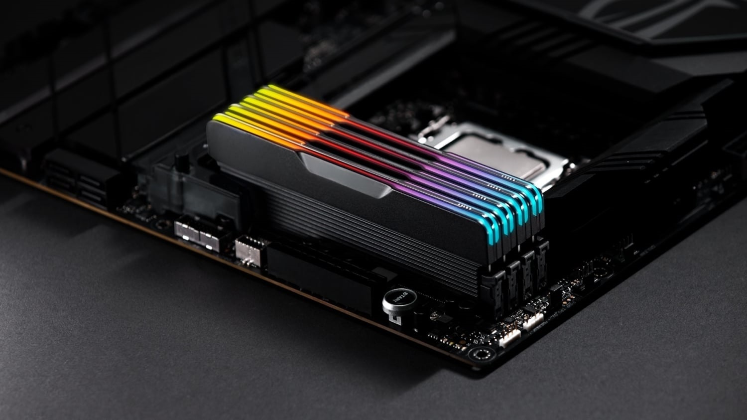 Yüksek Fiyatlar Çıldırttı: Evde DDR5 RAM Yapımı Başladı
