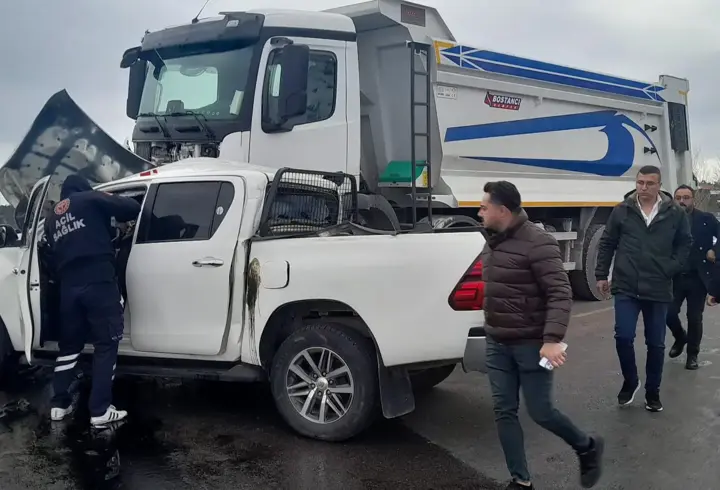 Tokat’ta kamyonet, kamyonla çarpıştı; 1 ölü, 2 yaralı 
