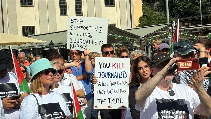 İsveç'te gazeteciler, Gazze'de meslektaşlarını öldüren İsrail'i protesto etti