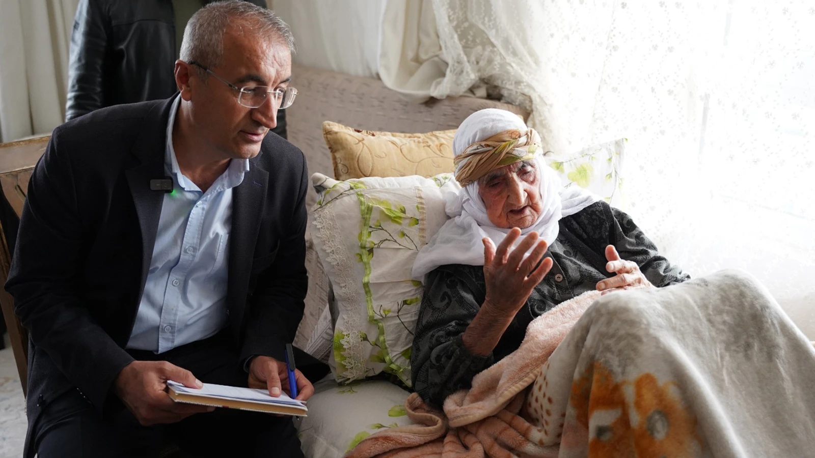 105 yaşında AK Parti'ye üye oldu