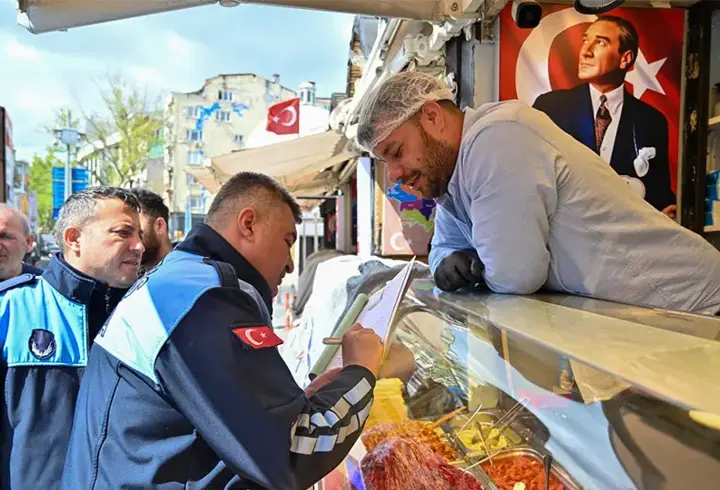 Beşiktaş'taki kumpircilere hanutçuluk operasyonu: 4 işletme kapatıldı