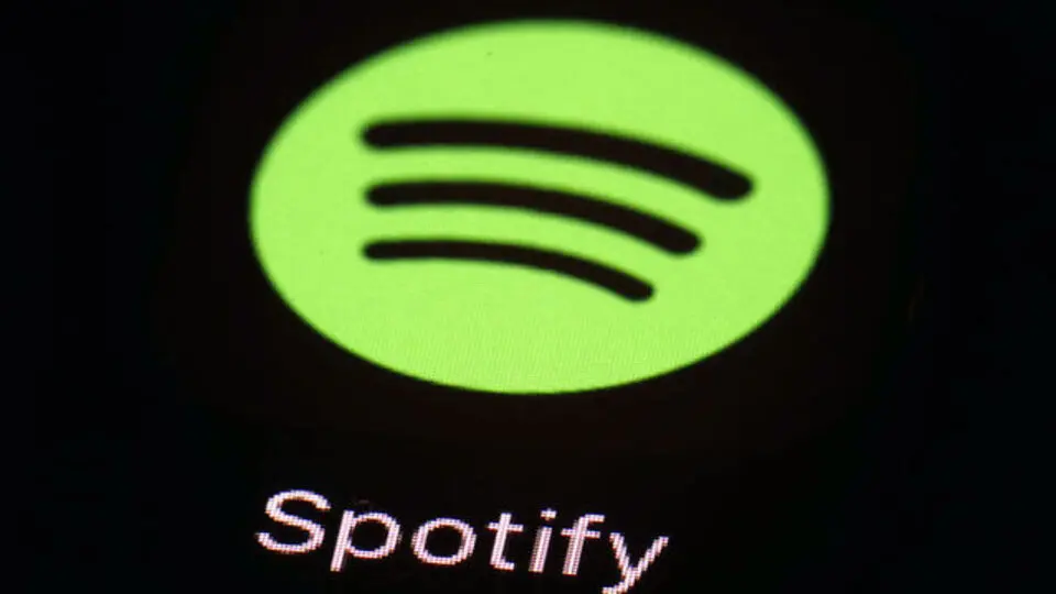 Spotify’ın ücretsiz kullanıcıları, istedikleri şarkıyı seçip çalabilecek