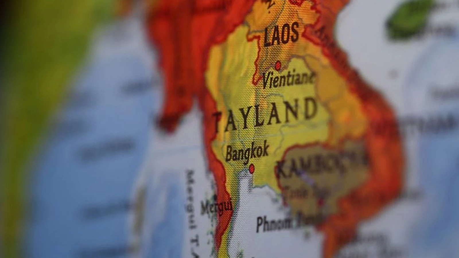 Tayland'ın eski Başbakanı Thaksin Şinavatra'ya 1 yıl hapis cezası