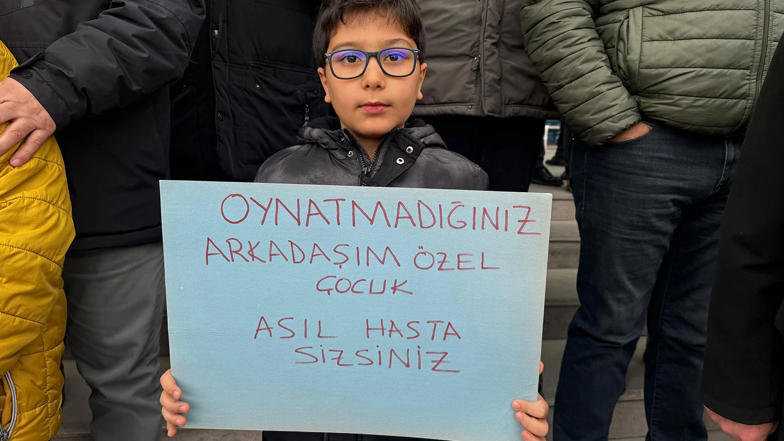 Down sendromlu çocuğu oyun alanına almayan işletme yetkilileri hakkında karar